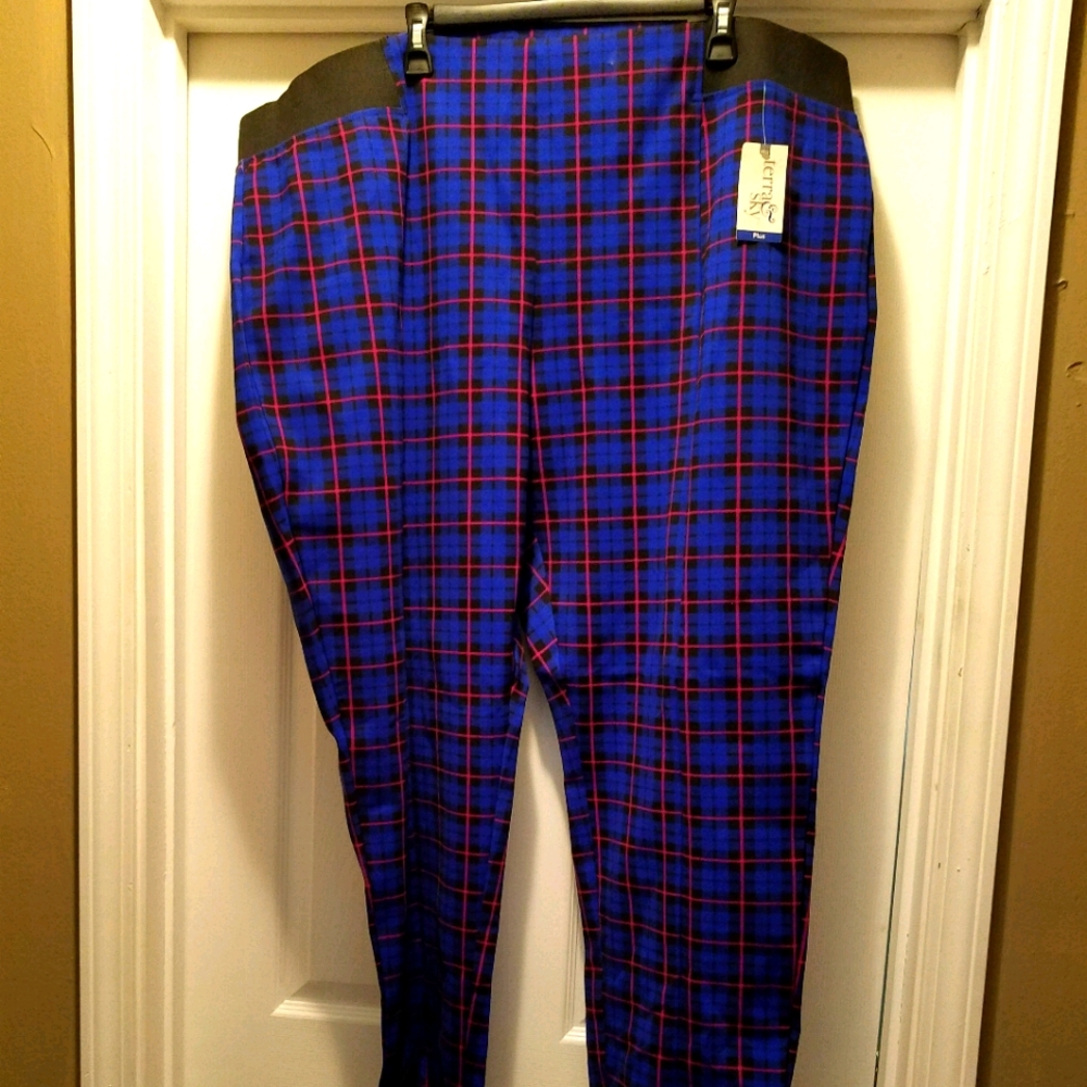 Plus size ankle pants